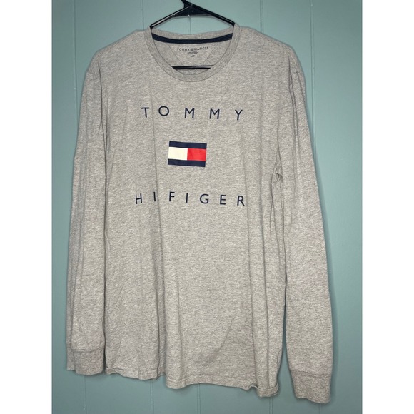 Tommy Hilfiger Tops - Tommy Hilfiger Graphic Tee Womens L Gray Excellent Long Sleeve Flag Logo Shirt
